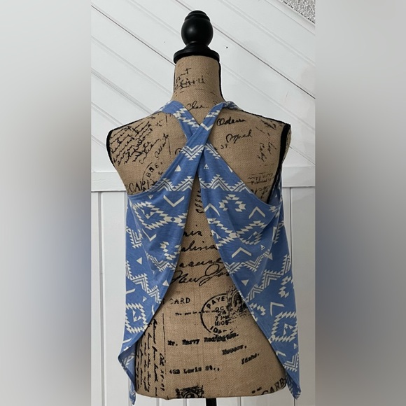 Delia’s Top - Picture 2 of 3